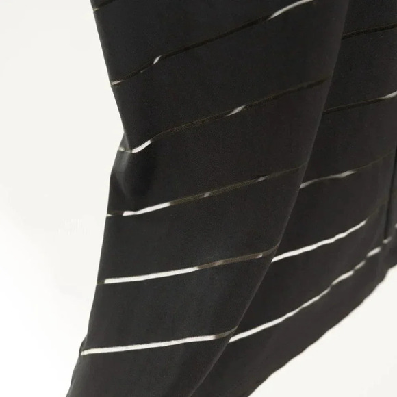 Athleta Max Out  Chi 2 in 1 Tank - Black/Gray - size S - Picture 8 of 9